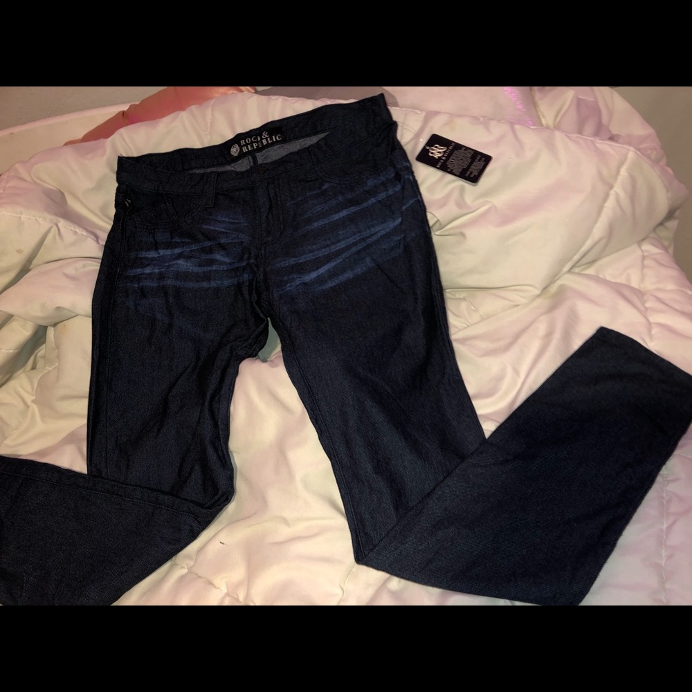 NWT - ROCK & REPUBLIC Skinny Jeans - Size 32